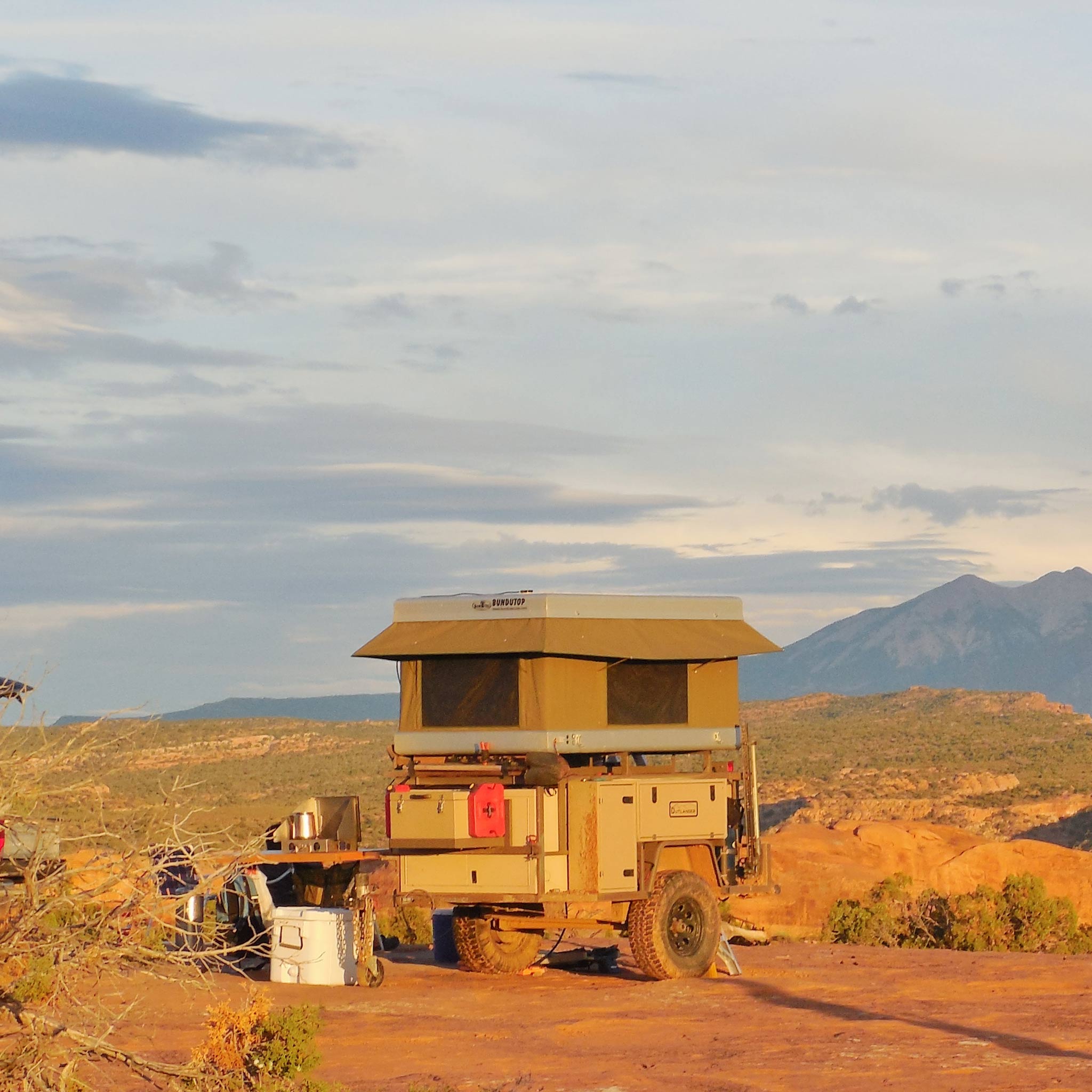 bundutop roof top tent BUNDUTOP STANDARD TENT