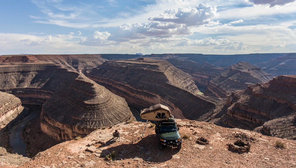 Rooftop tent camping in Utah desert